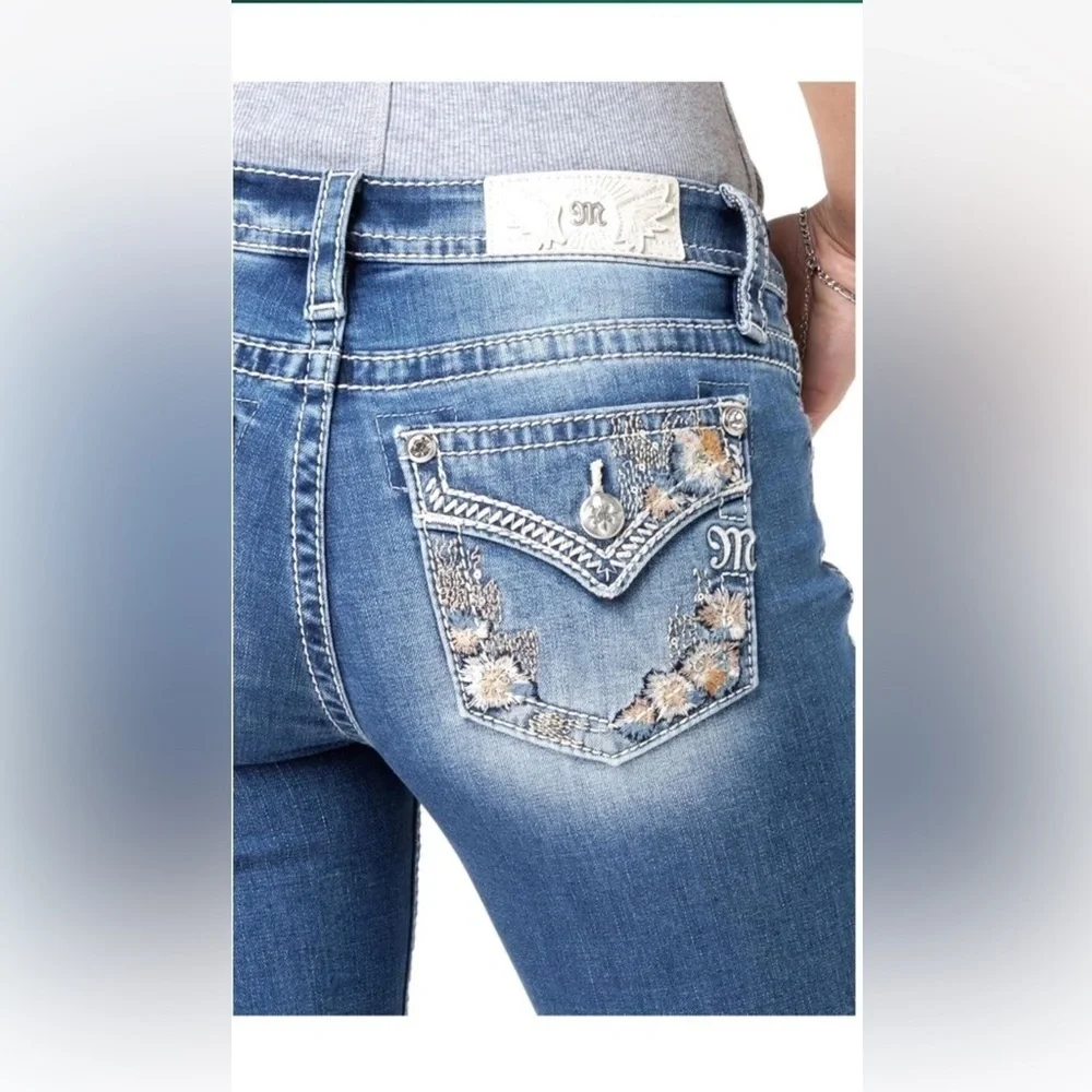 Miss Me Skinny Jeans | Embellished Floral Back Pockets | Stretch Denim
26x31 - Picture 4 of 15